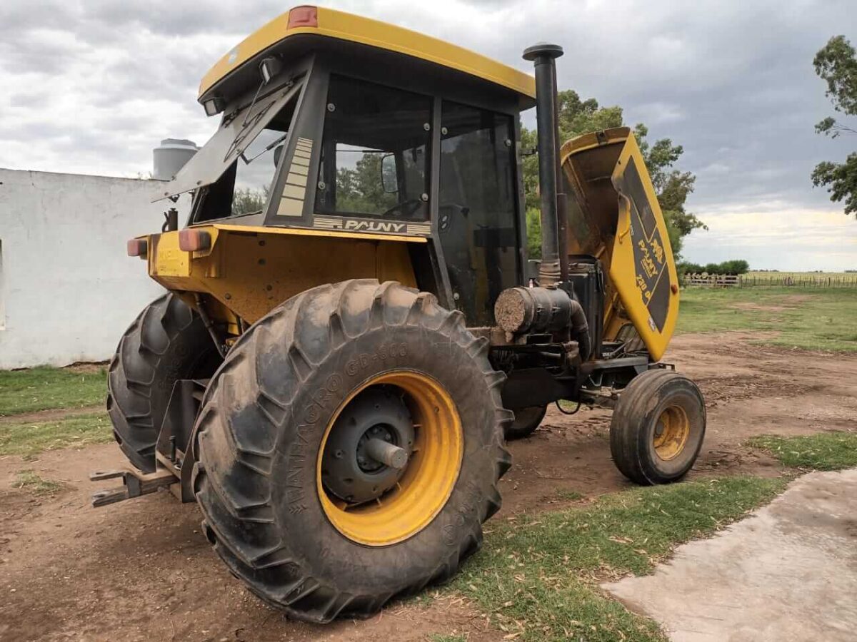 Tractor Pauny 230 C, Exdonvictoriano - Image 9