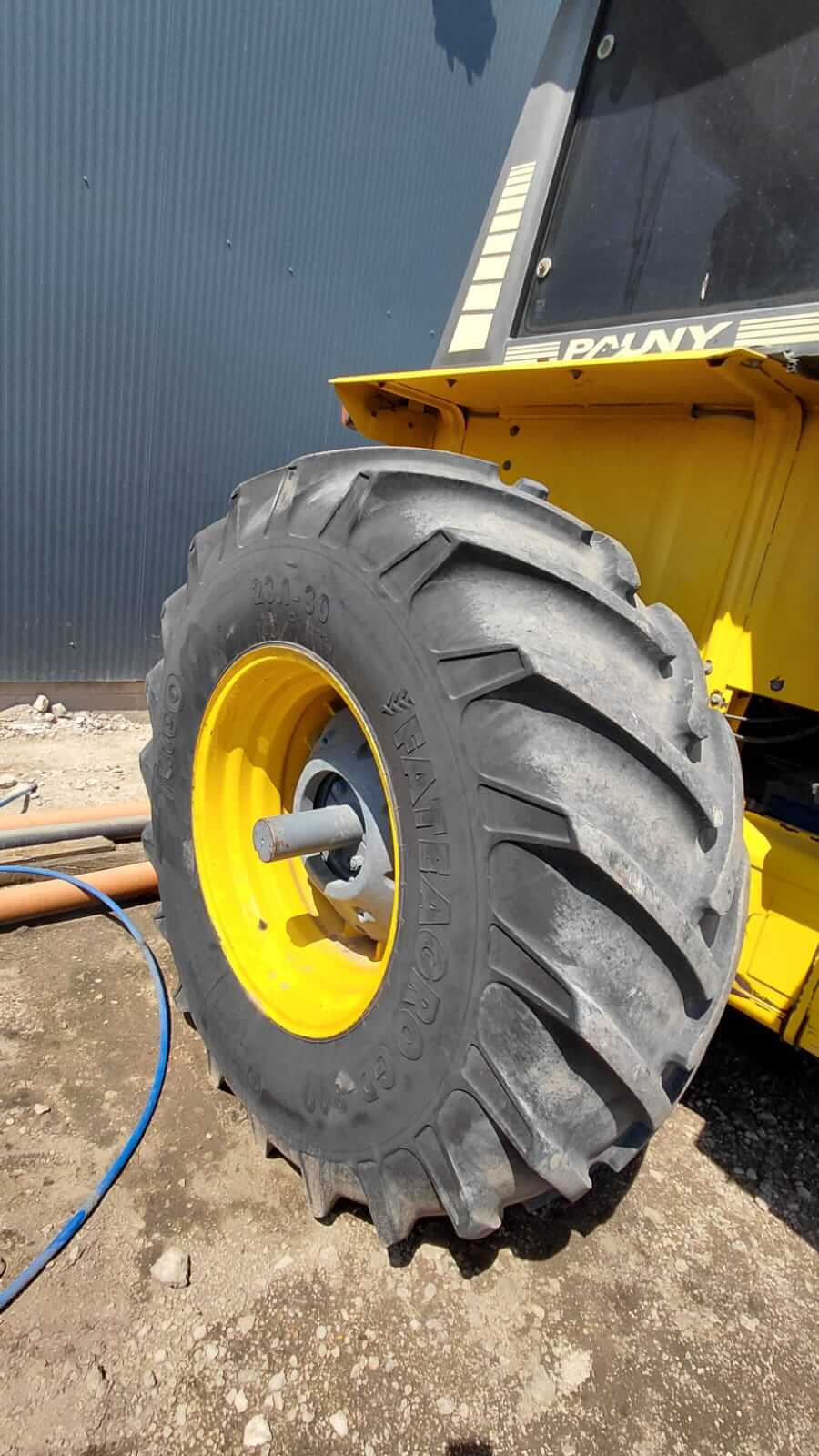 Tractor Pauny 230 C, Exdonvictoriano - Image 11