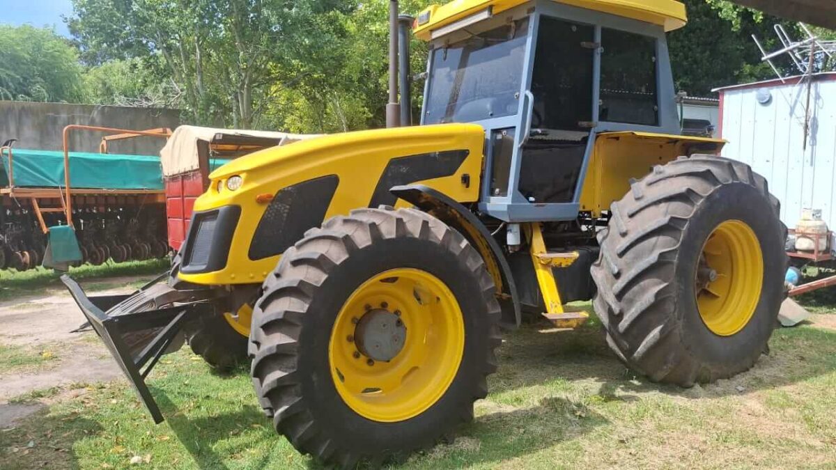 Tractor Pauny 250 año 2010, Disponible, Balcarce