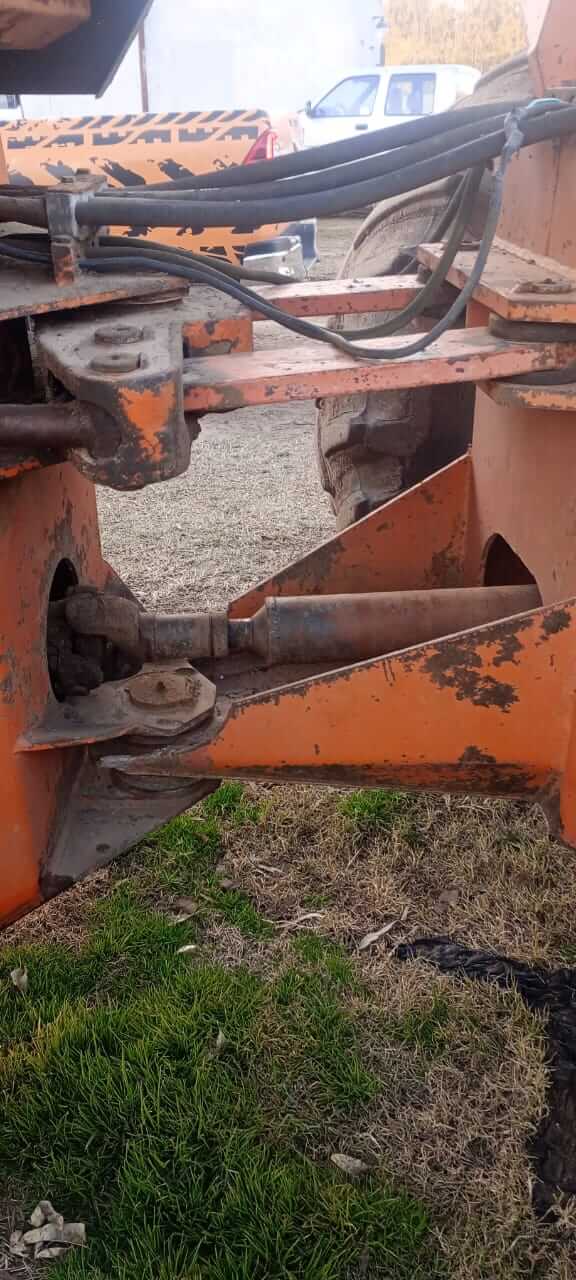 Zanello 4200 con motor Deutz 160HP. - Image 4