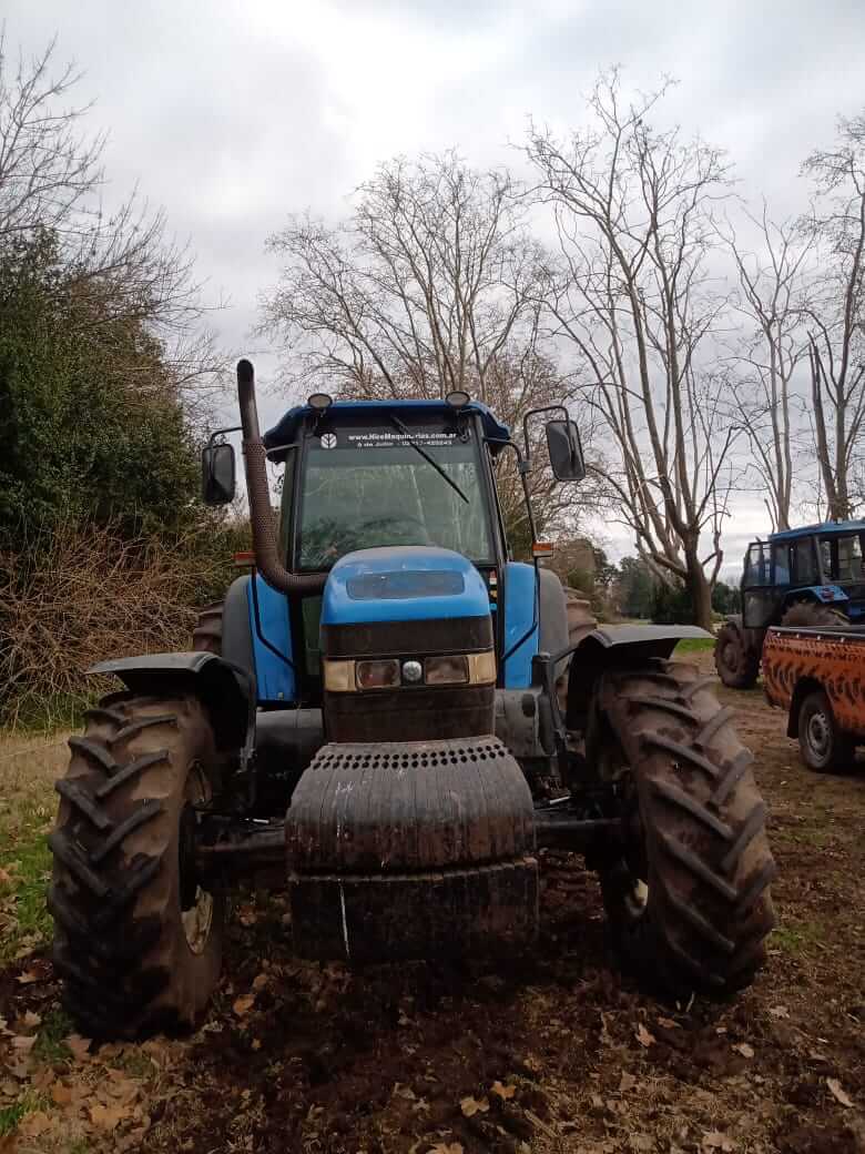 Tractor New Holland Modelo TM 165 - 13.000 Horas, año 2006 NHEXELTREBOLAJSSRL - Image 4