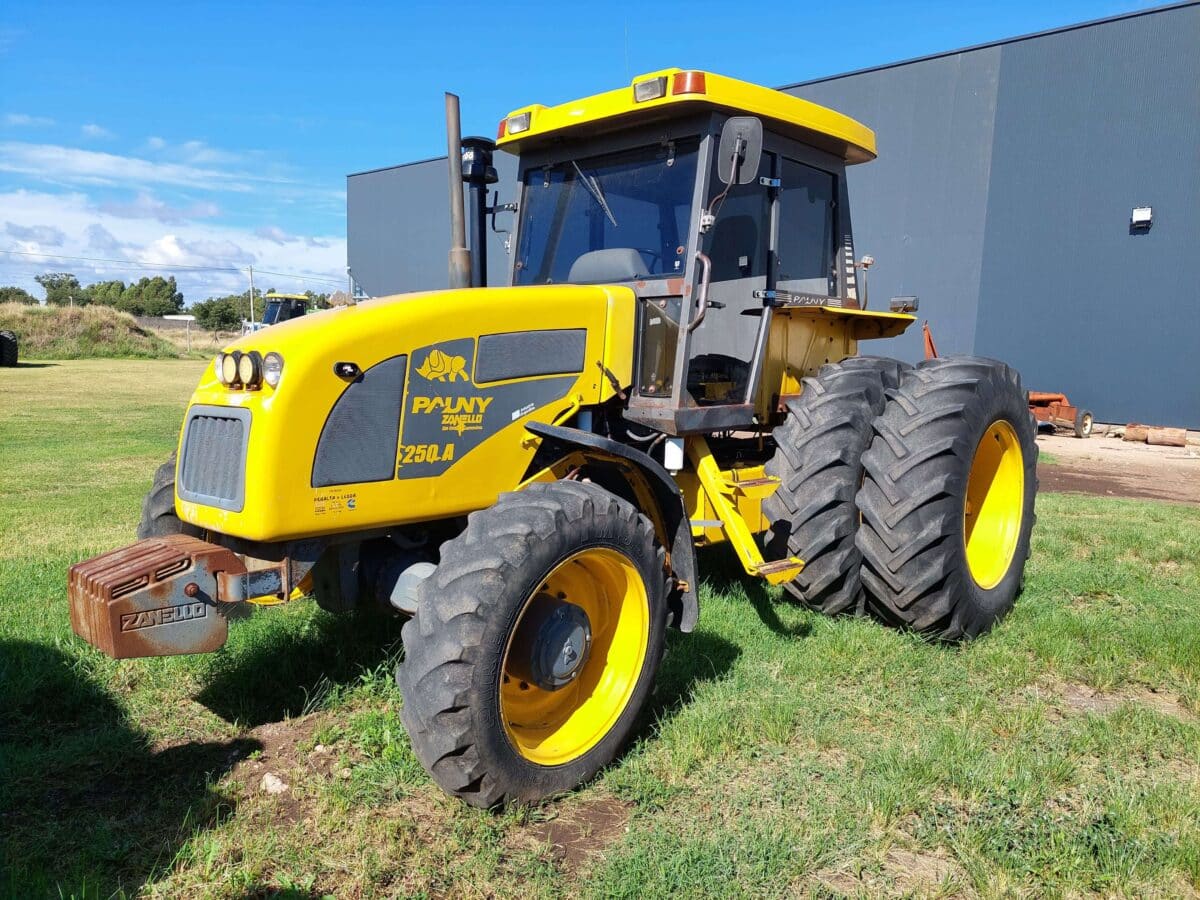 Tractor Pauny 250 Doble Traccion. Rod Dual, 14000Hs_ exanquema