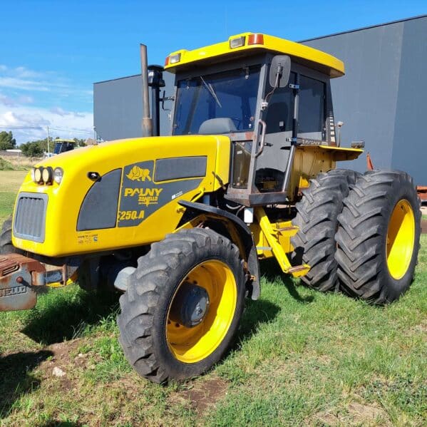 Tractor Pauny 250 Doble Traccion. Rod Dual, 14000Hs_ exanquema