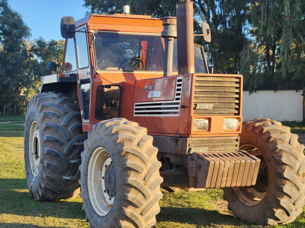 Tractor Fiat 1580 doble tracción. Rodado 24.5x32_FIATEXINDIONUEVOSA