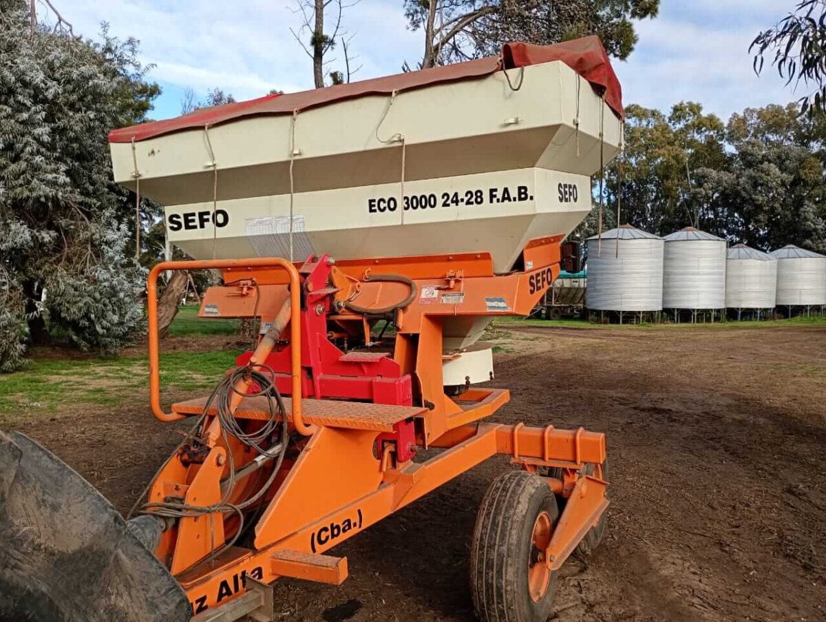 Fertilizadora SEFO mod Eco 3000, Con balanza.