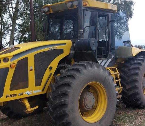 Tractor Pauny Ptrac 180. Año 2015. Con 13.700hs.