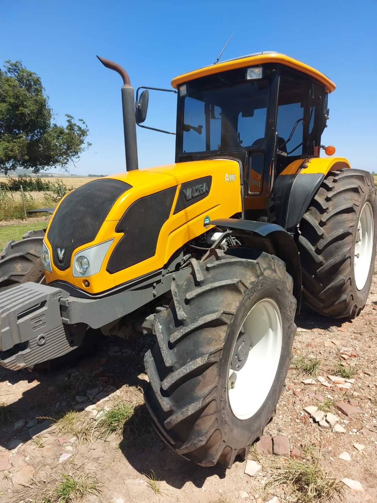 Tractor Valtra A990 - Año 2021 C/ 3 Puntos_ exgallardo - Image 2