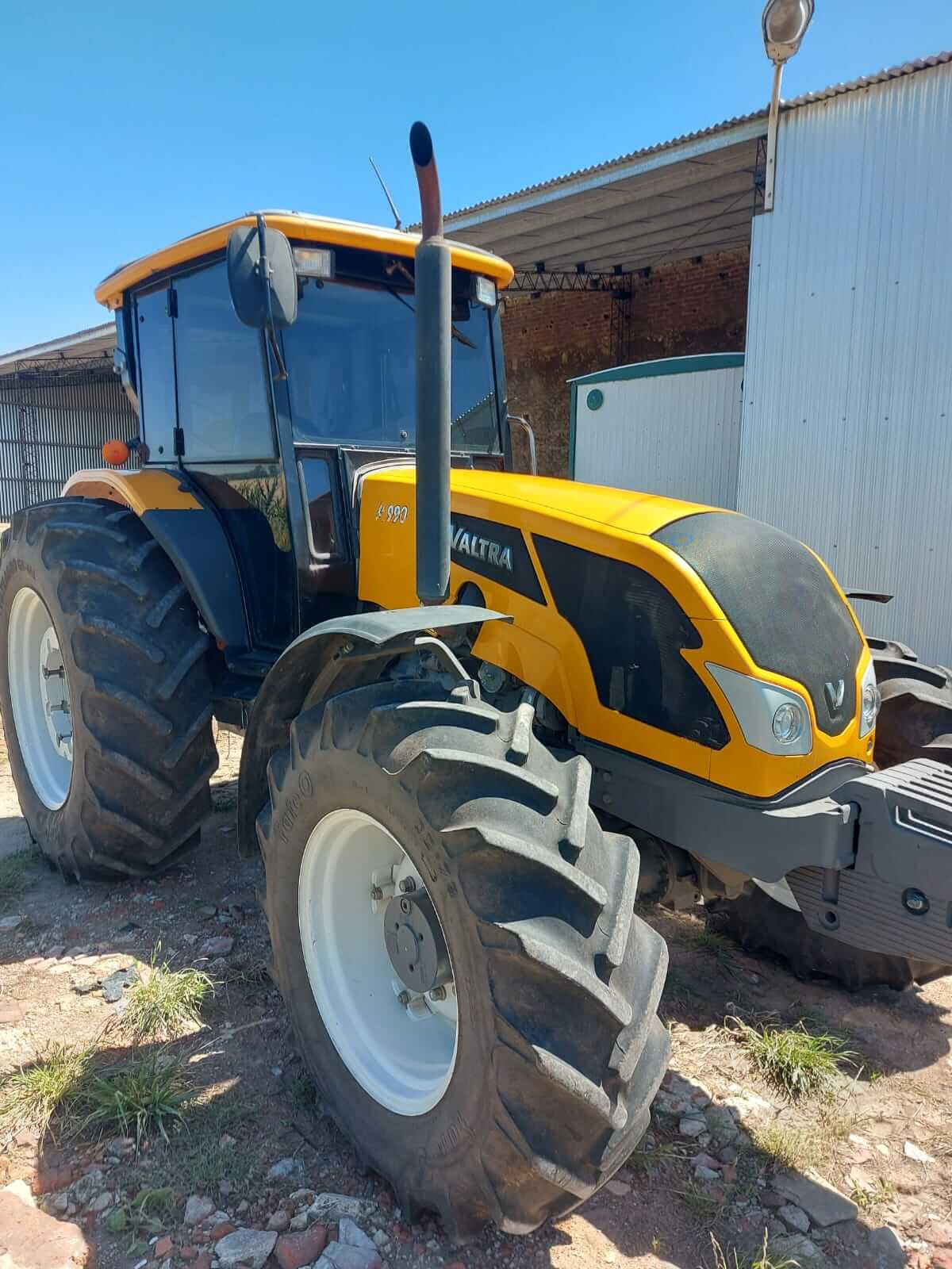 Tractor Valtra A990 - Año 2021 C/ 3 Puntos_ exgallardo - Image 4