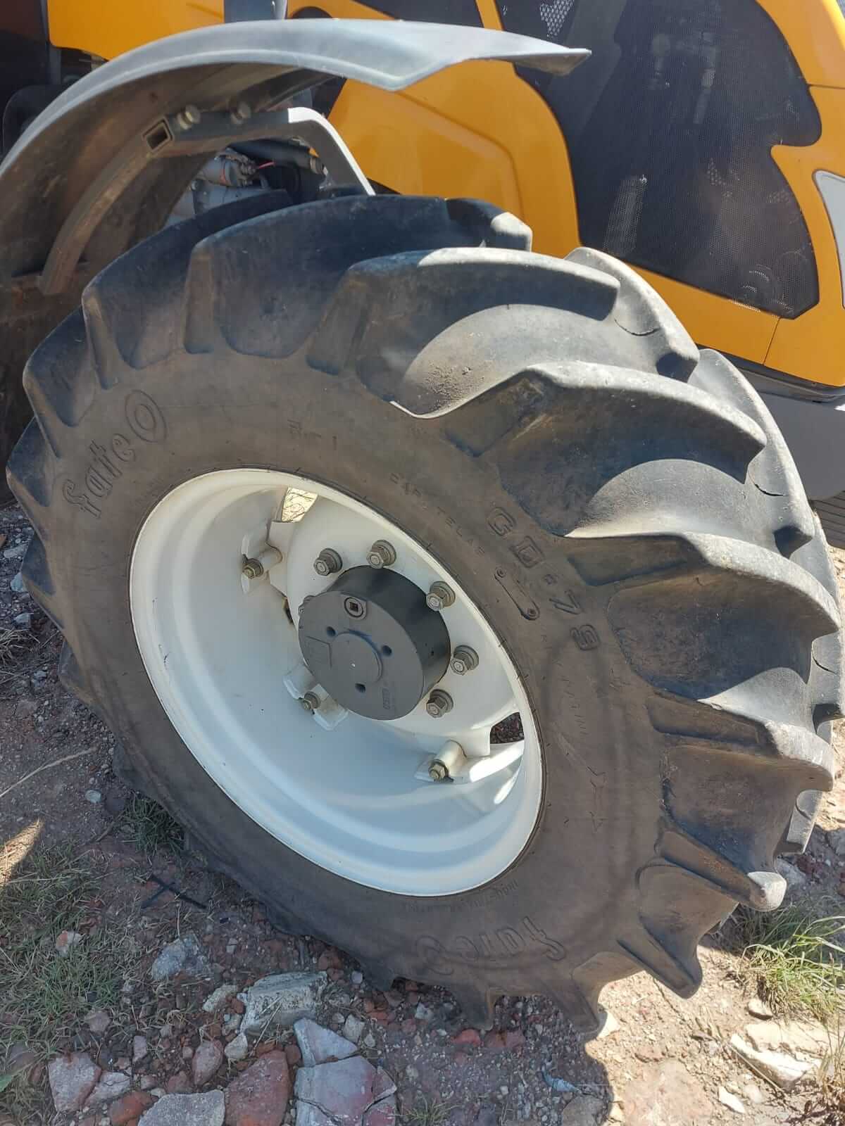 Tractor Valtra A990 - Año 2021 C/ 3 Puntos_ exgallardo - Image 5