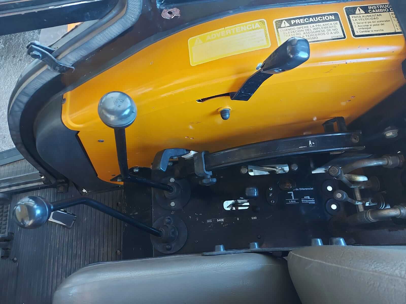 Tractor Valtra A990 - Año 2021 C/ 3 Puntos_ exgallardo - Image 8