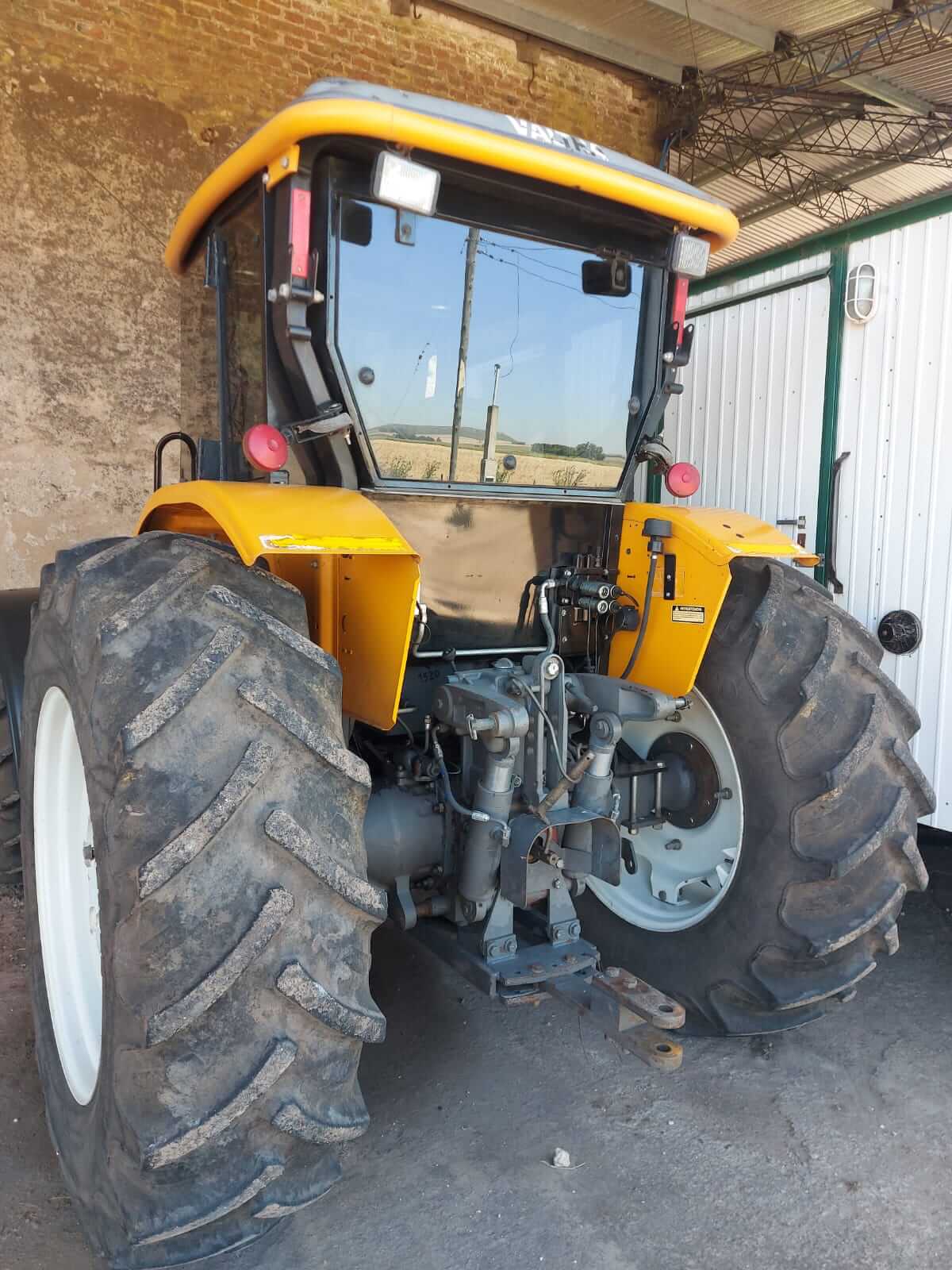 Tractor Valtra A990 - Año 2021 C/ 3 Puntos_ exgallardo - Image 12