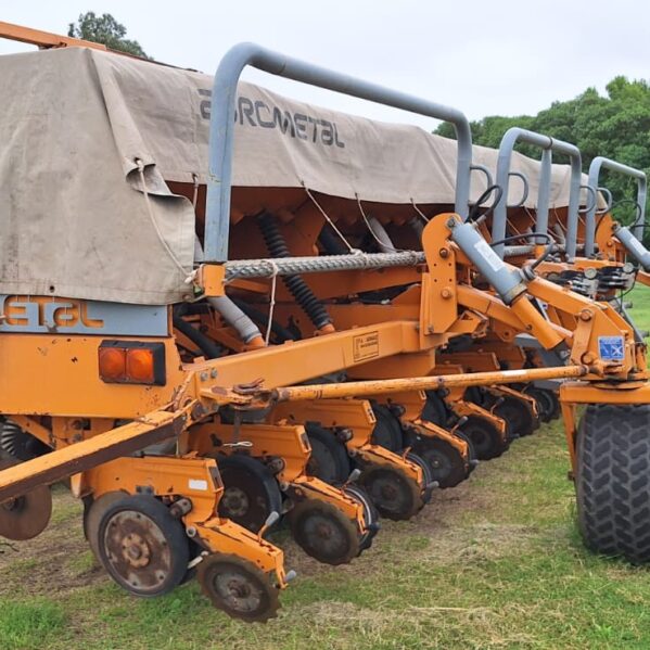 Sembradora de granos gruesos Agrometal Tx-Mega 12 a 70 cm