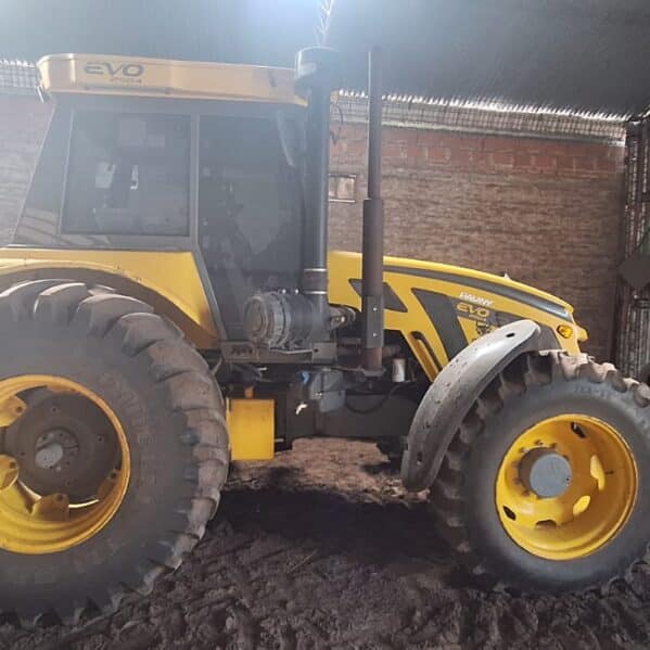 Tractor Pauny 250 a con Piloto - 6000 Hs - ex gundensen