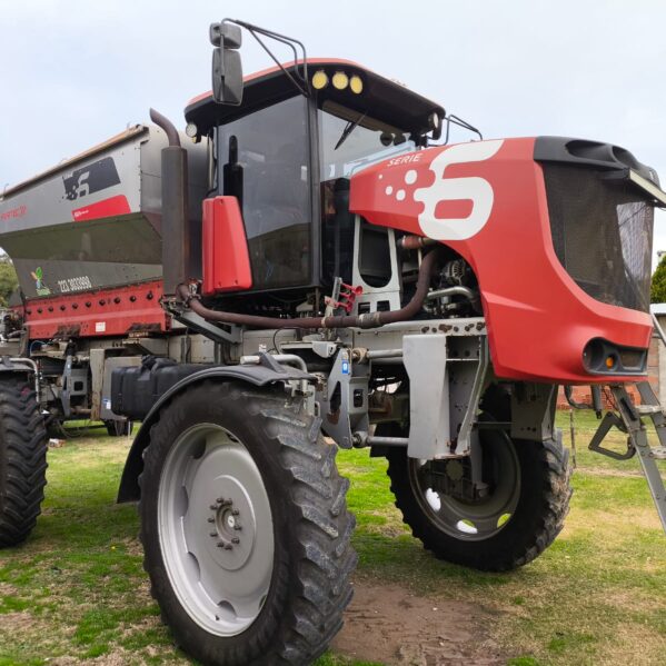Fertilizadora Fertec 824 Serie 6 - Plantium, Piloto y Mapeo