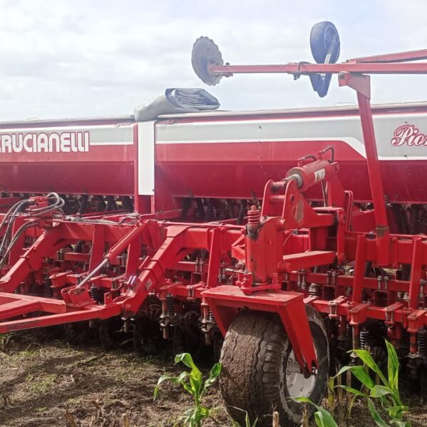 Sembradora Crucianelli Pionera de 35 surcos a 20cm - Alfalfero - Monitor Cuffia